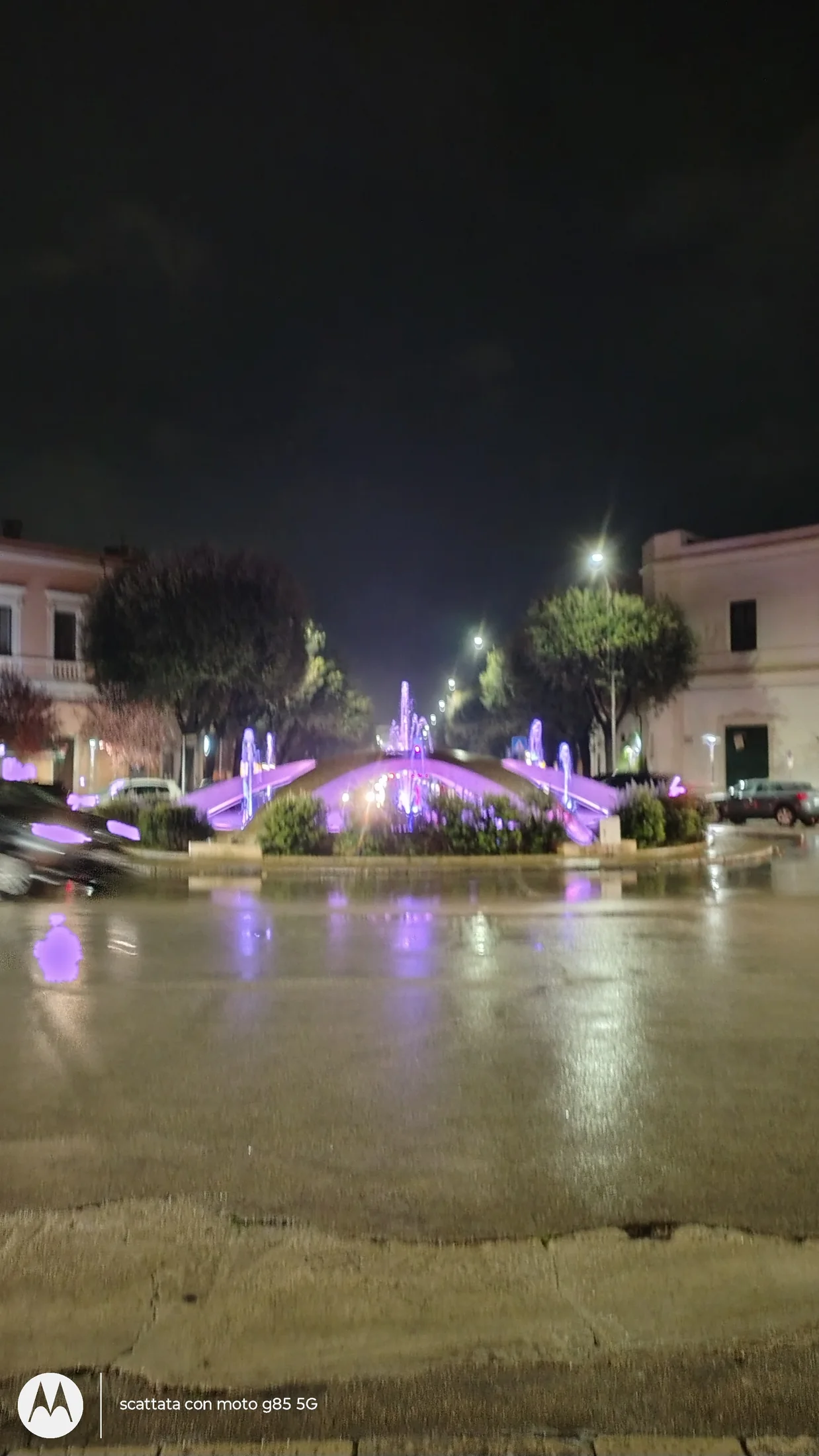 Piazza di Nardò illuminata la sera